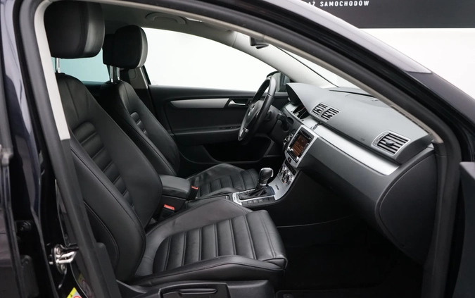 Volkswagen Passat cena 47999 przebieg: 171480, rok produkcji 2012 z Serock małe 352